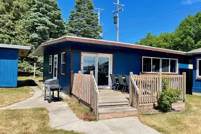 Image de Cottage Cove · Lake Huron Beach Cottage No. 10