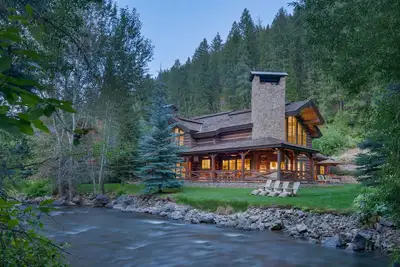 Image de Stunning lodge style retreat on the river at base of Sun Valley's Bald Mountain