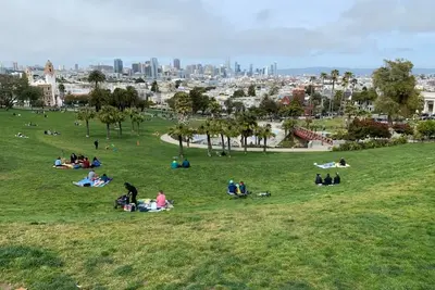 Image de Mission All: Backyard, Bar Shed and full apartment!