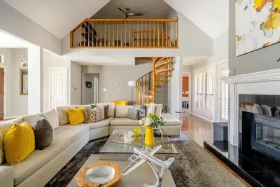 Image de Sophisticated suburban retreat