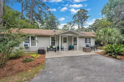 Image de Cute 2br/1ba Cottage by River & Golf Course on Island!