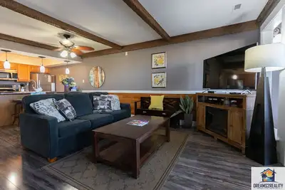 Image de Luxury 2 Bedroom Walk-In ~ Golf Course ~ Near The Strip (Cl-A8)