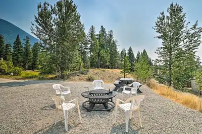 Image de Eureka Tiny Home w/ Hot Tub & Community Beach!