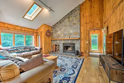 Image de Spacious Dover Home w/ Sauna < 5 Miles to Ski!