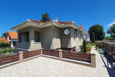 Image de Appartement de vacances récemment rénové avec air conditionné