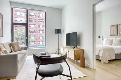 Image de Lovely Ues 1br w/ Doorman & Gym, near Carl Schurz Park, by Blueground