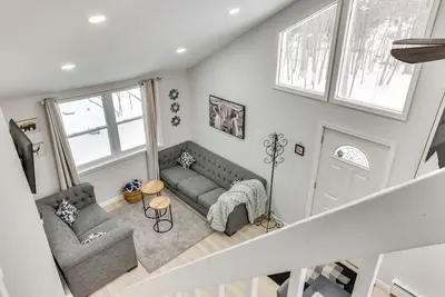 Image de Walk to Lake: Tobyhanna Home w/ Hot Tub & Fire Pit
