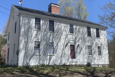 Image de Escape to Lakeside Country Home in New Hampshire