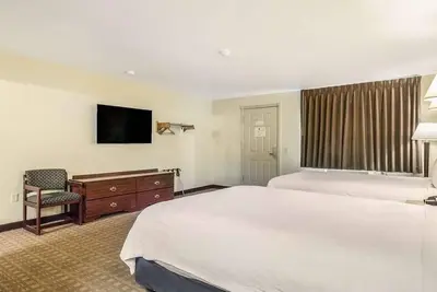 Image de Affordable Stay at GuestHouse Montesano! Free Parking & Bfast, Pet-Friendly!