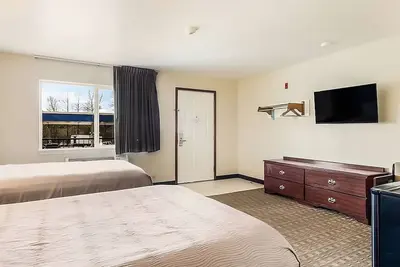 Image de Restful Vacation at GuestHouse Montesano! Minutes from Grays Harbor Raceway!