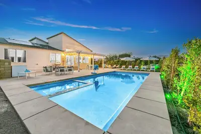 Image de Mountain Views, Pool+Spa, close proximity to Palm Springs, game room, large yard.