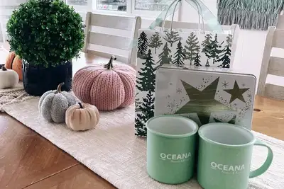 Image de Sunrise Camano View Retreat: HotTub, Grill, Games, Pet & Family-Friendly!