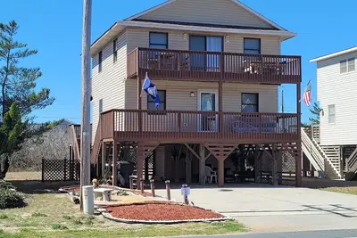 Image de Prime semi oceanfront location, ocean views upper deck, 6th house beach access