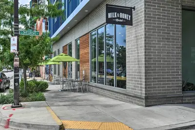 Midtown Baltimore Hub Half Mi to Penn Station