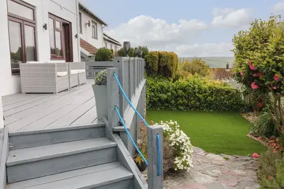 12 Claremont Falls, family friendly, with open fire in Polperro