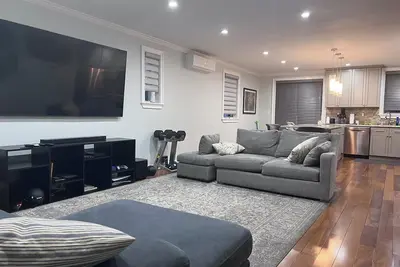 Shared Nyc Townhouse with Private Parking