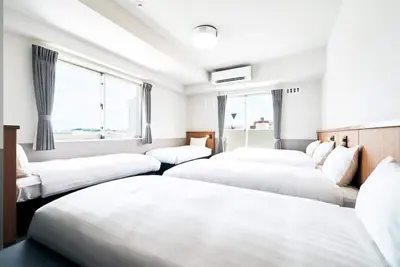 Image de Standard 6 beds Bath with washroom  45 m2  / Naha Okinawa