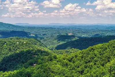 Image de A Lasting Impression cabin- private indoor pool and incredible views!