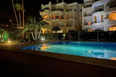 Image de Beautiful ground floor with garden on the beachfront