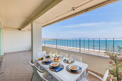 Image de Residenza Miralago with pool - Two-bedroom with terrace