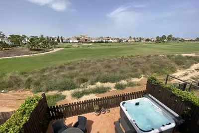 Image de Fabulous Villa with Golf Course Views & Hot Tub Cor274