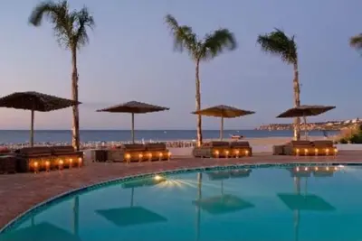 Image de Exclusive-Prime location, uninterrupted views Lagos award winning marina. Pool