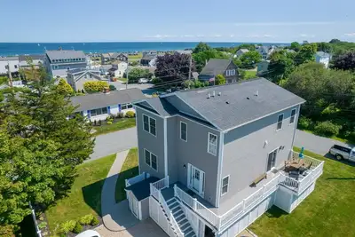 Image de Ocean Views, 150 yards to Scarborough Beach, 6 Bedrooms, 3. 5 Bathrooms