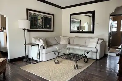 Image de Coronado Beach Condo - centrally located to beach and town
