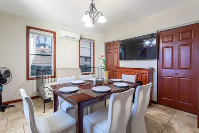 Image de ⭐️Best Xl House To Visit Nyc-5br+3Baths+Hot Tub+Parking 5 cars