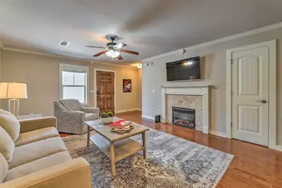 Image de Charming Springdale Townhome ~ 5 Mi to Dtwn!