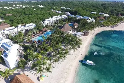 Image de SuperHost! Kids Eat Free - Vip • Sandos Caracol