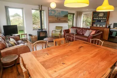 Image de Porth Farm Annexe, pet friendly, with open fire in Mawgan Porth