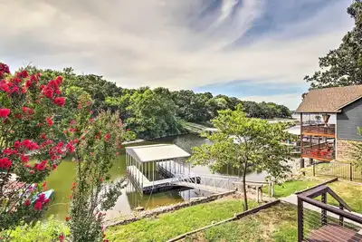 Image de Dock, Deck & Boat Slip: Lakefront Eucha Home