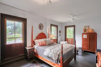 Image de The Vintage Inn Boutique ~ Bed and Breakfast and Vintage Shop.