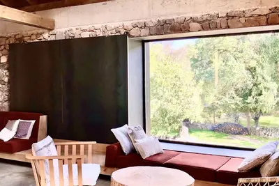 Image de Renovated stone barn with terrace overlooking the countryside