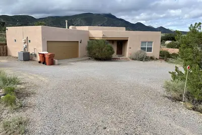 Image de Cozy Bungalow -Historic Village Placitas, Nm, 19 mi - 25 min to Balloon Festival