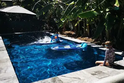 Image de Private Home with 9. 5m pool in Oxley Brisbane Australia suburbanSTAY