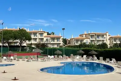 Image de Lovely modern 1 bedroom apt, close to beach, pool, A/C