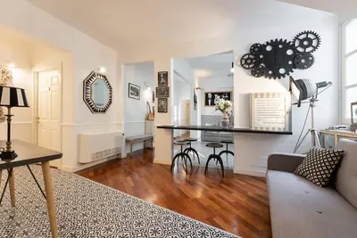 Entire Flat\/ 6 Bedroom & 6 Bathrooms @ Historical Center\/ with Lift! ! !