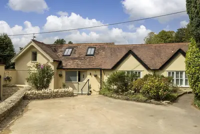 Image de As a result of winning the land in a poker game at the turn of the 20th century, Winacres Cottage is