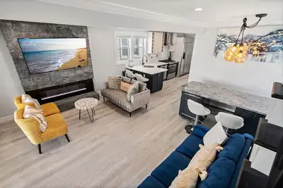 Image de New Beach Bungalow - 5 Houses From The Shore