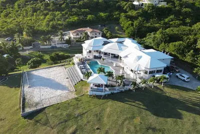 Image de Luxury 5bd Villa - Massive Pool & Outdoor Vibe