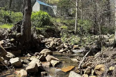 Image de Waterfall Forest Retreat - “Palace of Dreams”