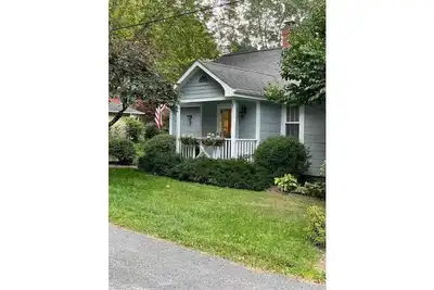 Image de A special cottage close to Everything! ! July dates available Now! ! !