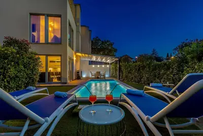 Image de Luxury villa with pool, beach - Traveler Reiseburo Krk - Id 2375