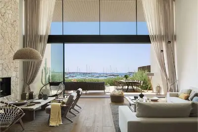 Image de New Stylish House Located On The Beach