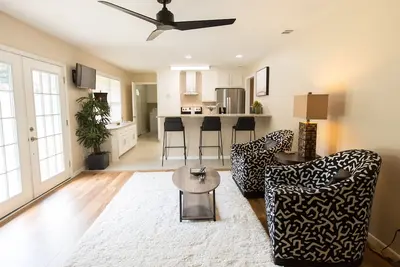 Image de House - Great Location