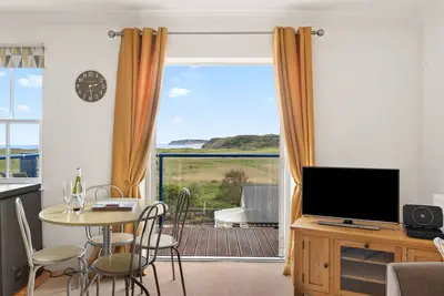 Image de Surf Deck - Lovely Apartment, Spectacular Coastal Views, Short Walk to Beach