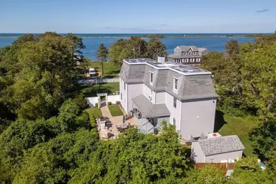 Image de Edgartown, Walk to Beach, Ac, & Water Views