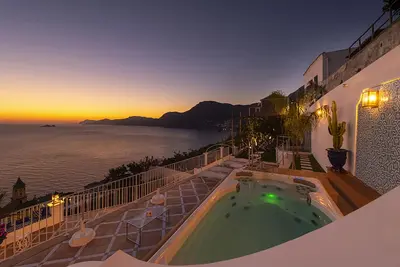 Image de 3 bedroom Luxury Villa With Sea View